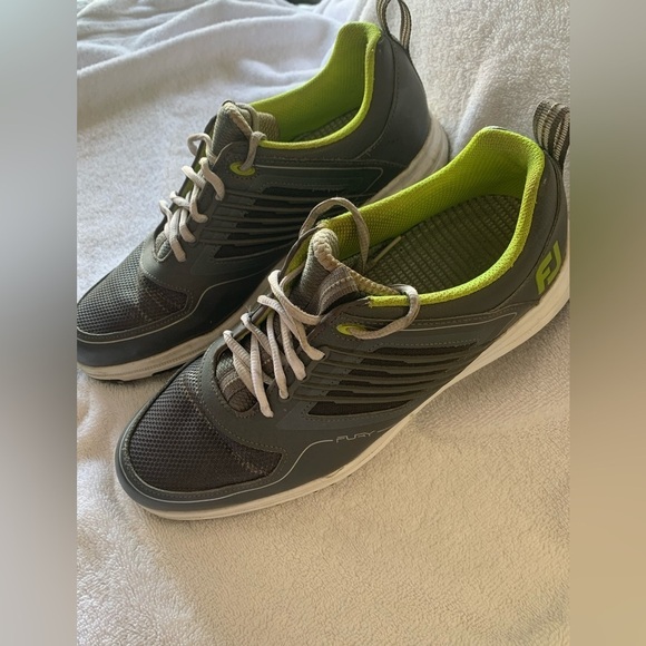 Foot Joy Fury Men’s Golf Shoes Size 9.5 M Gray Green Spikes 51102
Pre Owned - Picture 3 of 13